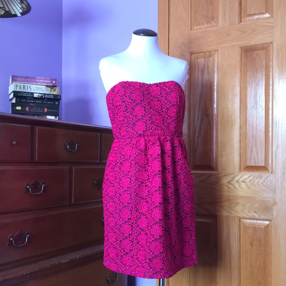 JULIE BROWN 💞 Pink Lace Dress, Navy lined, pockets sweat heart, strapless